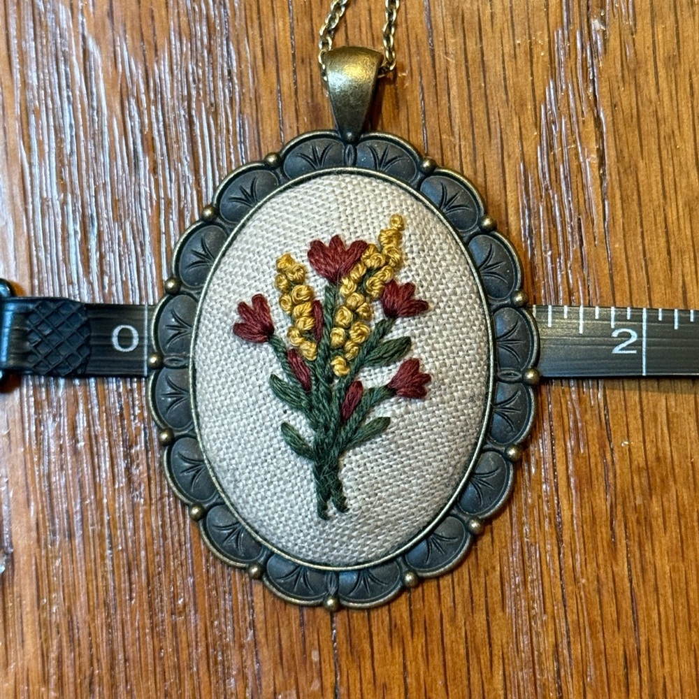 Hand-Embroidered Floral Pendant Necklace - Picture 5 of 6